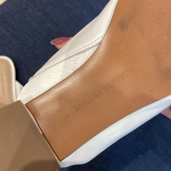 White Banana Republic Mules - Picture 4 of 6